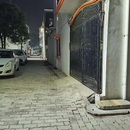 Girija Shail Bhavan Ayodhya Kültér fotó
